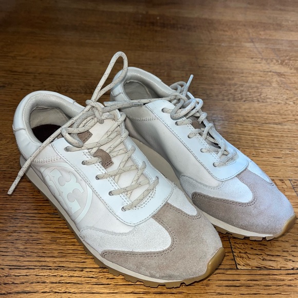 Tory Burch sneaker size 6.5 - Picture 3 of 3